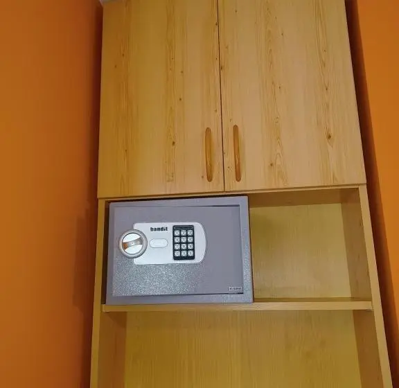 スタンダードトリプルルーム, éva Apartmanház