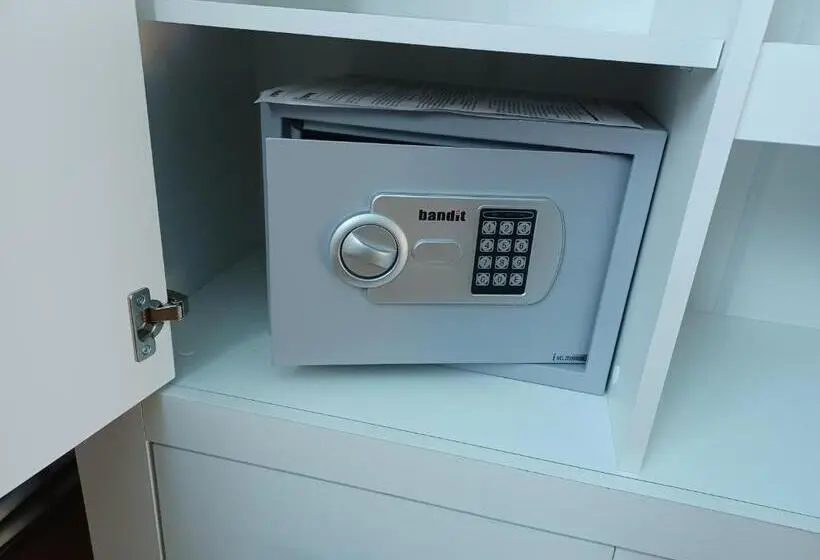 ２ベッドルームアパートメント, éva Apartmanház