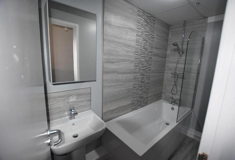 شقة غرفة واحدة, Western Hill