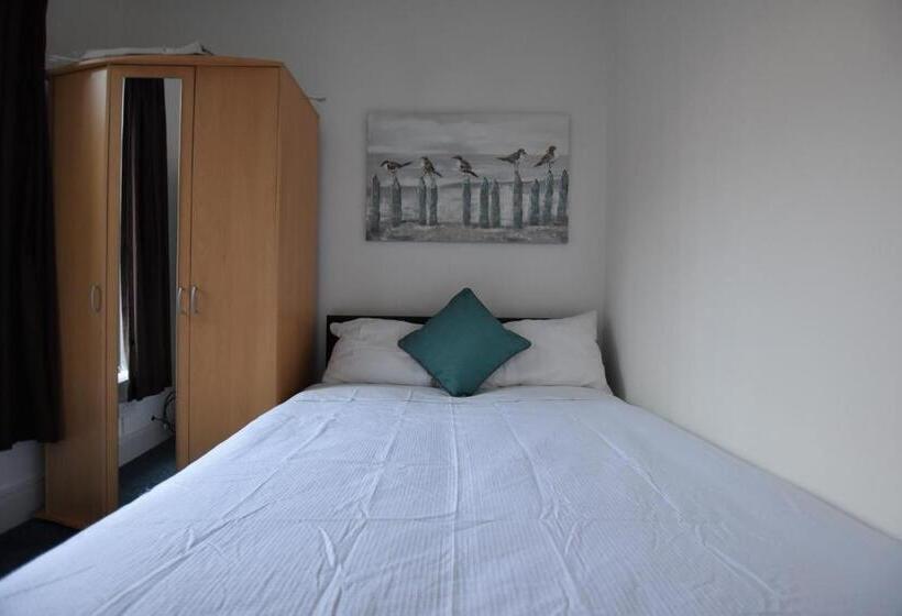 شقة غرفة واحدة, Western Hill