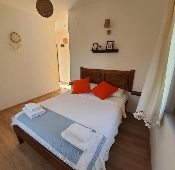 Standardrum med Terrass, Artolive Datca