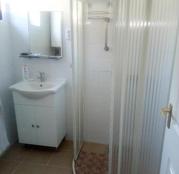 침실 2개 아파트, Anna Vendégház