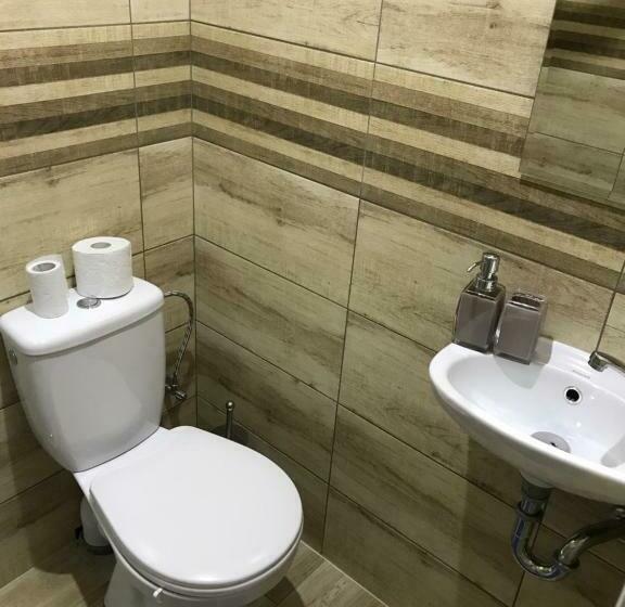 סוויטה משפחתית, Penzión Astoria