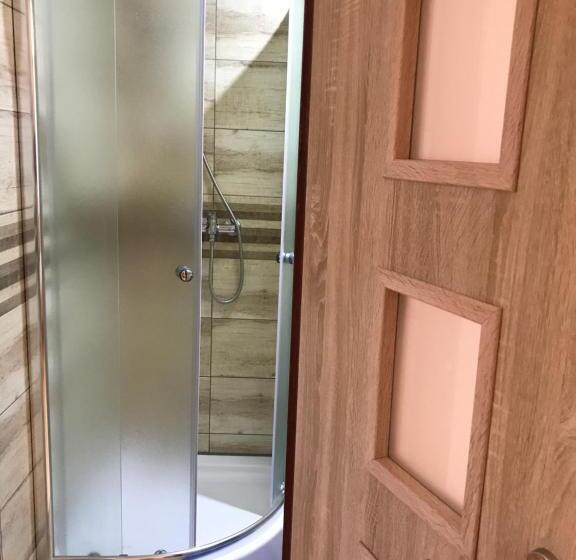 סוויטה משפחתית, Penzión Astoria