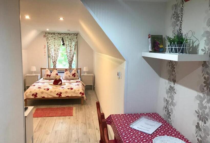 חדר בסיסי, Penzión Astoria