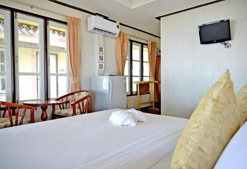 בקתה סטנדרטית עם נוף לים, The Iris Resort