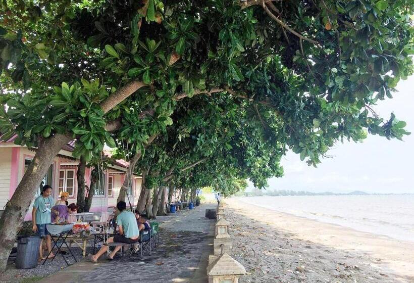 בקתה סטנדרטית עם נוף לים, The Iris Resort