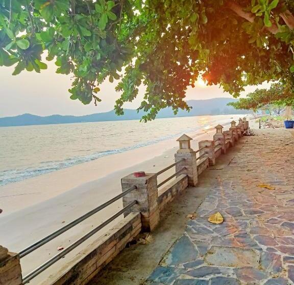 בקתה סטנדרטית עם נוף לים, The Iris Resort