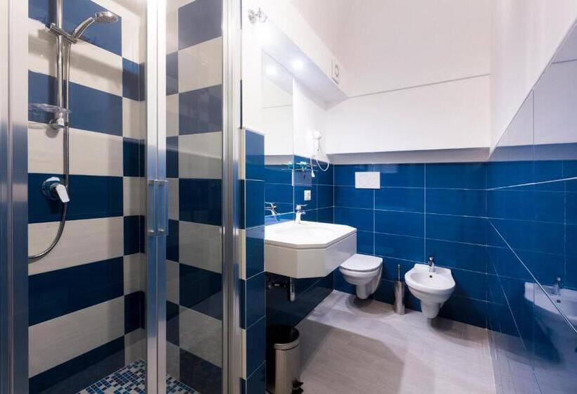 חדר דלוקס עם מרפסת, Holiday Sorrento Center