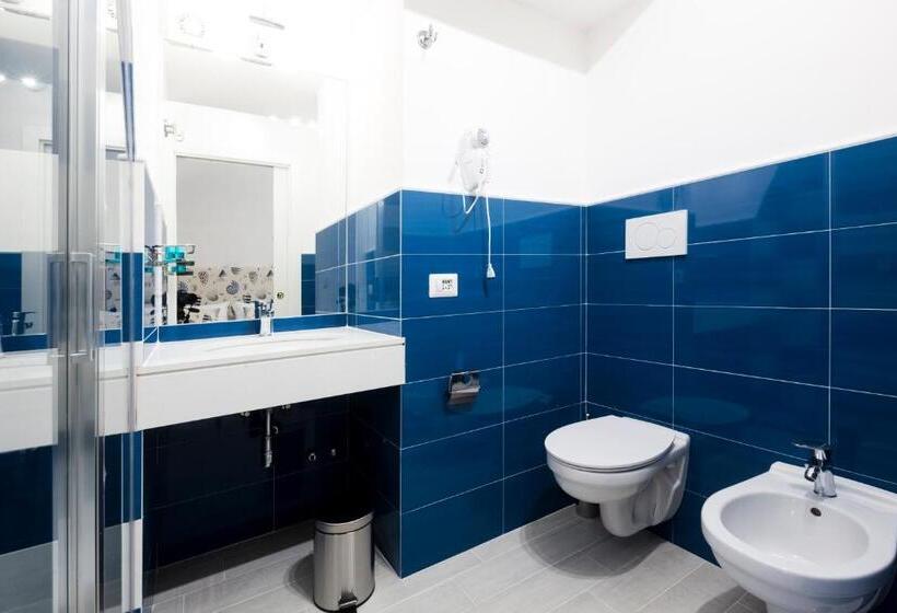 חדר דלוקס עם מרפסת, Holiday Sorrento Center