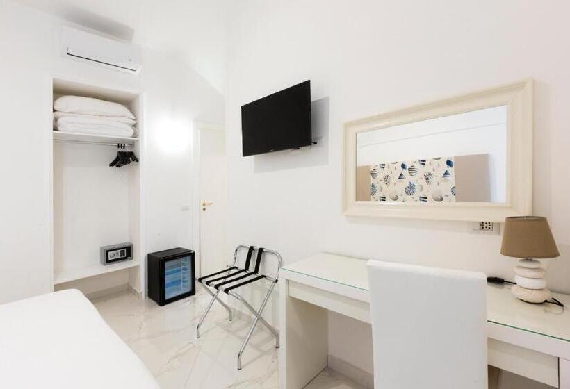 חדר דלוקס עם מרפסת, Holiday Sorrento Center