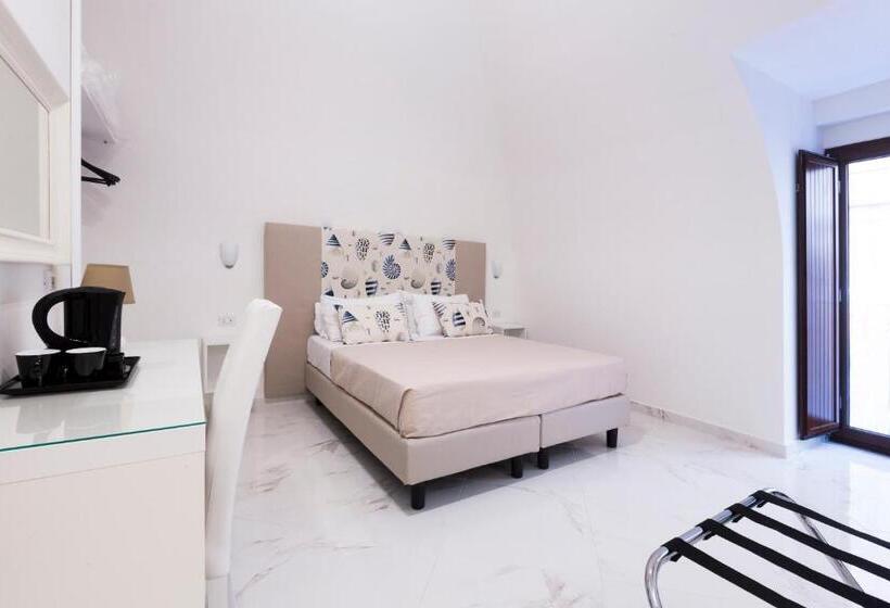 חדר דלוקס עם מרפסת, Holiday Sorrento Center