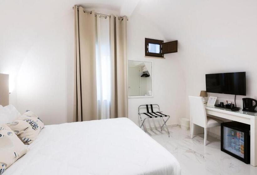 חדר סטנדרט, Holiday Sorrento Center