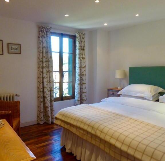 جناح, Le Grand Chalet