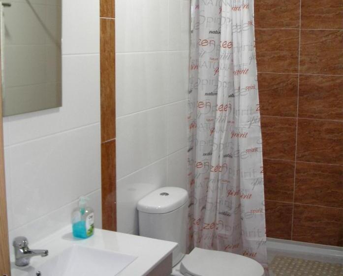 ファミリーステューディオ, Alojamento Costa & Dias