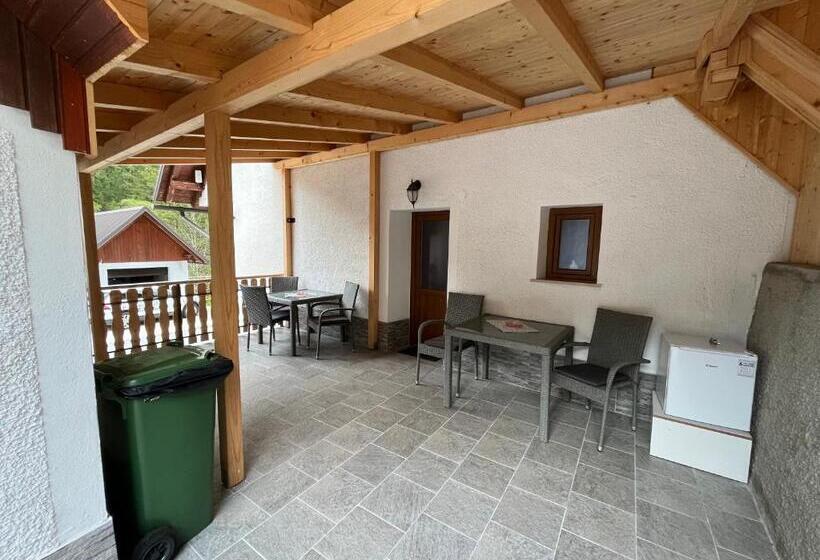 آپارتمان 1 خوابه با چشمانداز, Apartmaji In Sobe Cuder