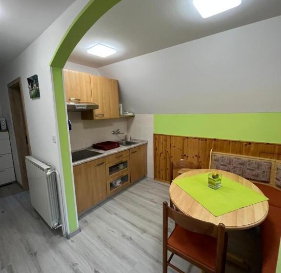 آپارتمان 1 خوابه با چشمانداز, Apartmaji In Sobe Cuder