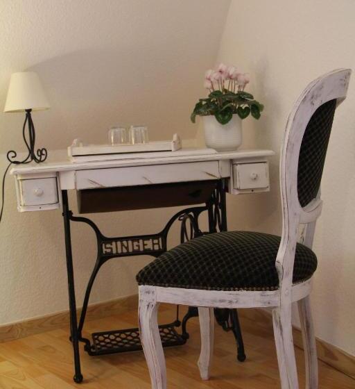 스탠다드 룸, Eden Des Choux