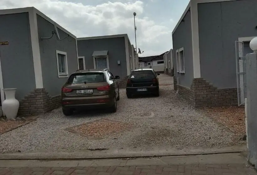 Perhehuone, Fourties Guest House
