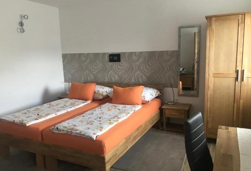 スタンダードルーム, Hochfellner