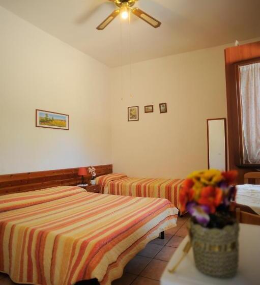 غرفة قياسية ثلاثية, Agriturismo La Giannottola