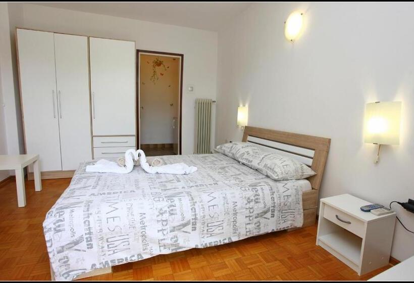 اتاق استاندارد با چشمانداز باغ, Champagne Apartments Portorož Vp