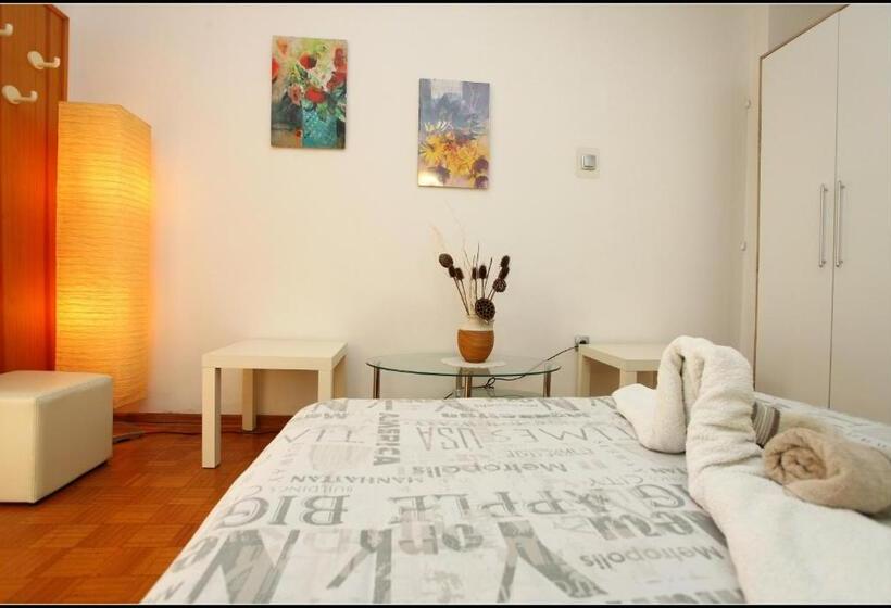 اتاق استاندارد با چشمانداز باغ, Champagne Apartments Portorož Vp