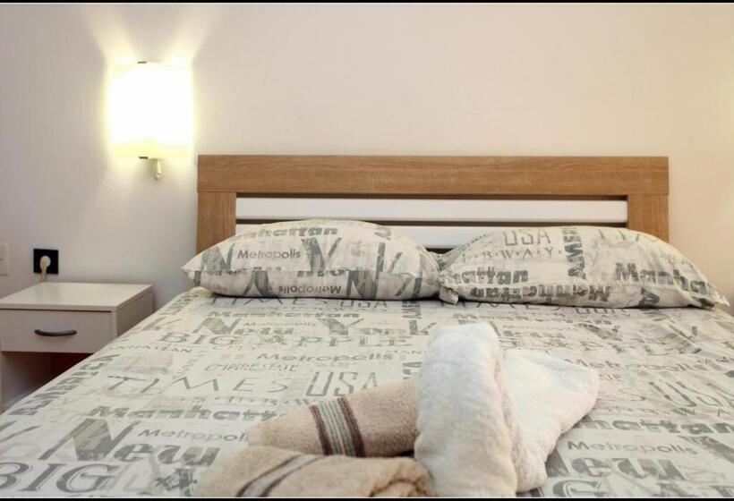 اتاق استاندارد با چشمانداز باغ, Champagne Apartments Portorož Vp