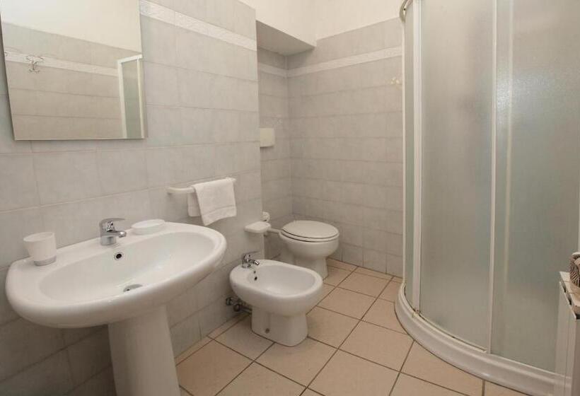 标准三人间, Il Cavallino