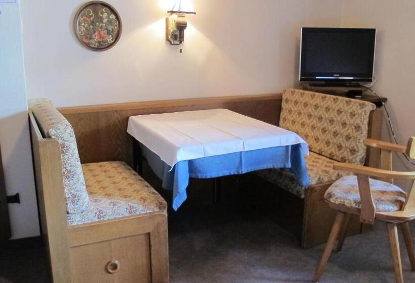 스탠다드 스튜디오, Residence Soratru