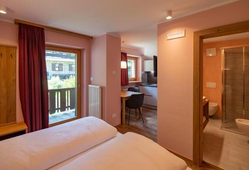 디럭스 스튜디오, Residence Soratru