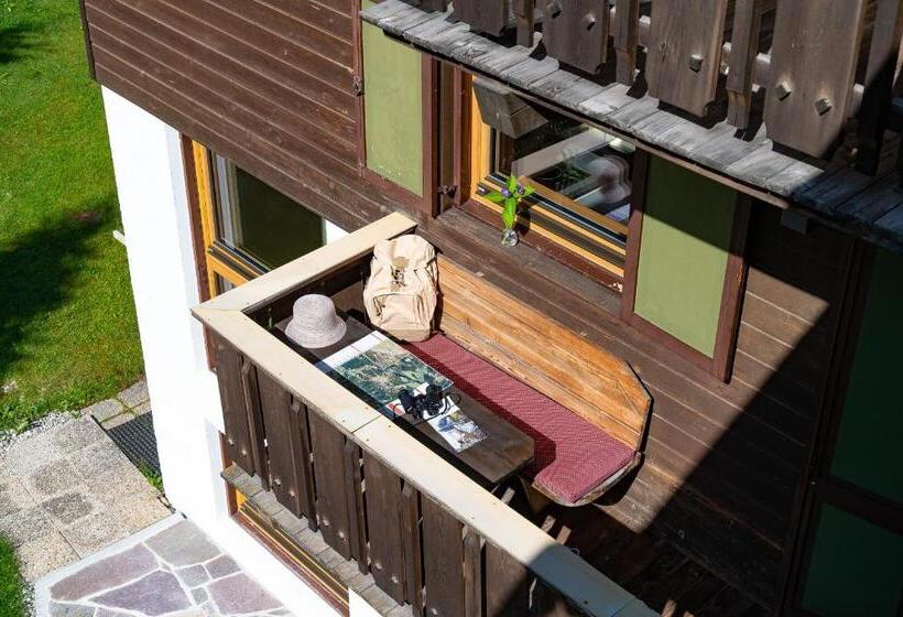 디럭스 스튜디오, Residence Soratru