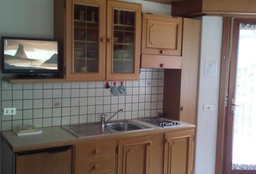 침실 1개 테라스 아파트, Residence Soratru