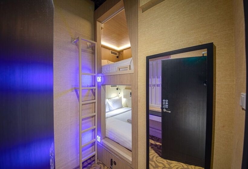 Capsule, Cube Boutique Capsule Hotel At Kampong Glam