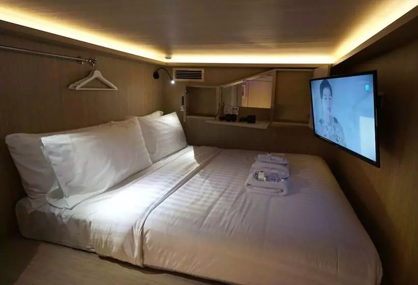 Capsule, Cube Boutique Capsule Hotel At Kampong Glam