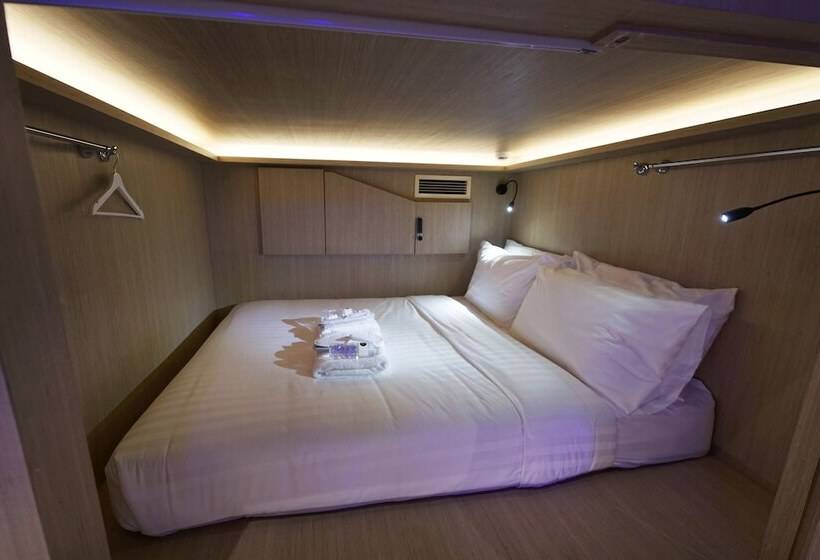 Capsule, Cube Boutique Capsule Hotel At Kampong Glam