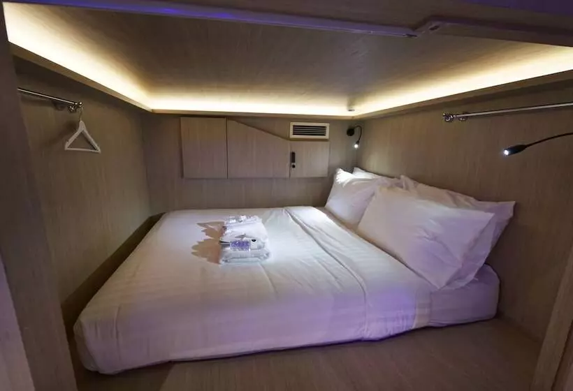 Capsule, Cube Boutique Capsule Hotel At Kampong Glam