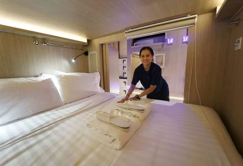 Capsule, Cube Boutique Capsule Hotel At Kampong Glam