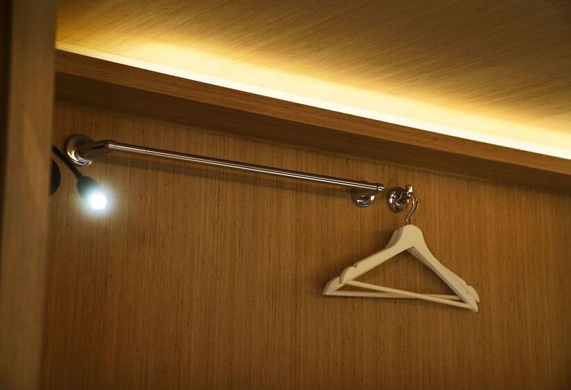 Capsule, Cube Boutique Capsule Hotel At Kampong Glam