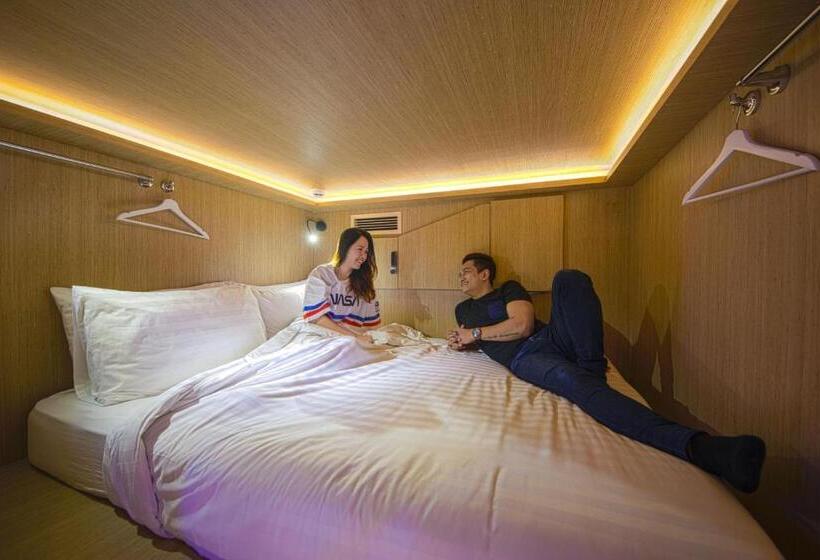 Capsule, Cube Boutique Capsule Hotel At Kampong Glam