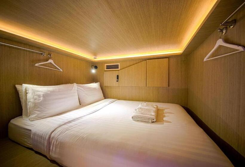 Capsule, Cube Boutique Capsule Hotel At Kampong Glam