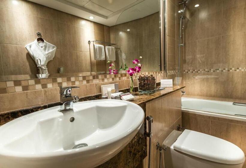 经典工作室, First Central Hotel Suites