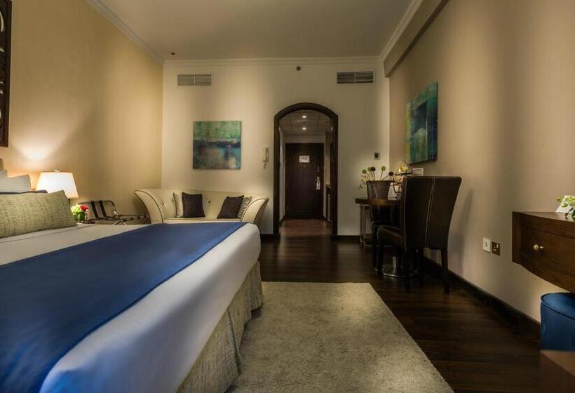 استودیو اجرایی, First Central Hotel Suites