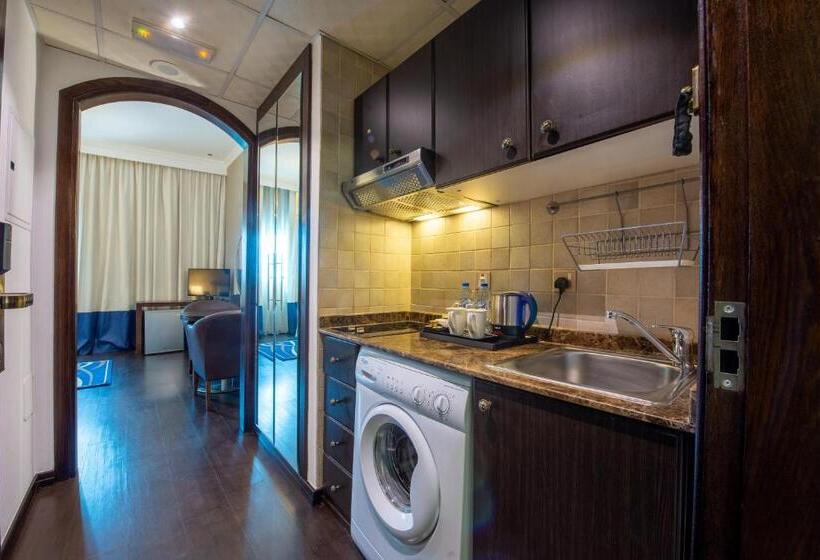 管理人员工作室, First Central Hotel Suites