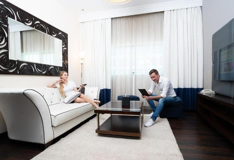 سوییت اجرایی, First Central Hotel Suites