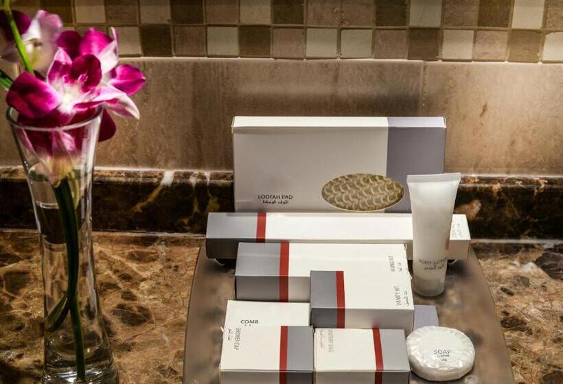 标准工作室, First Central Hotel Suites