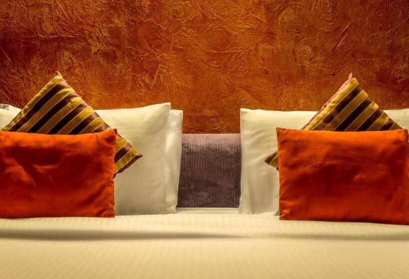 استودیوی استاندارد, First Central Hotel Suites