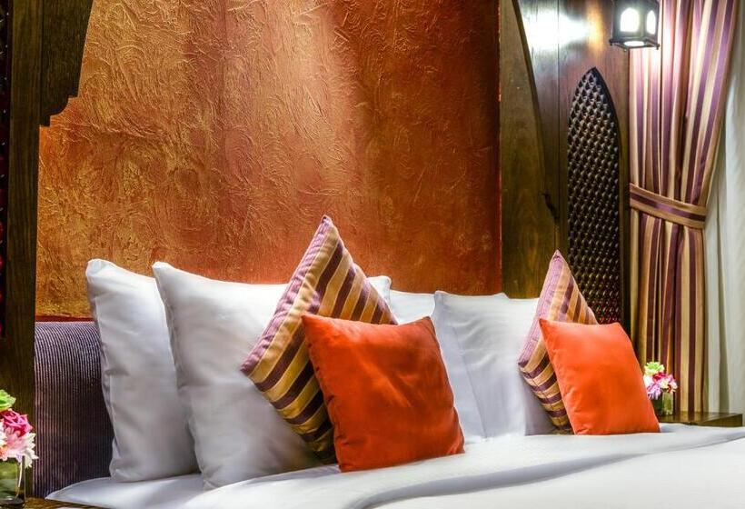 استودیوی استاندارد, First Central Hotel Suites