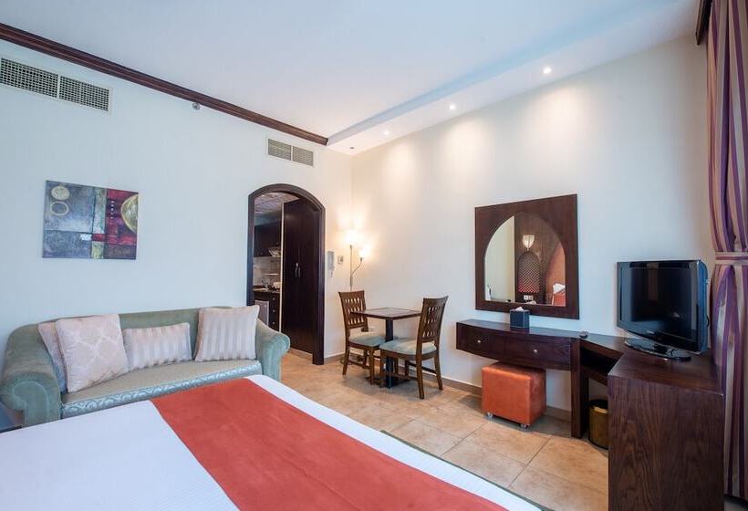 استودیوی کلاسیک, First Central Hotel Suites
