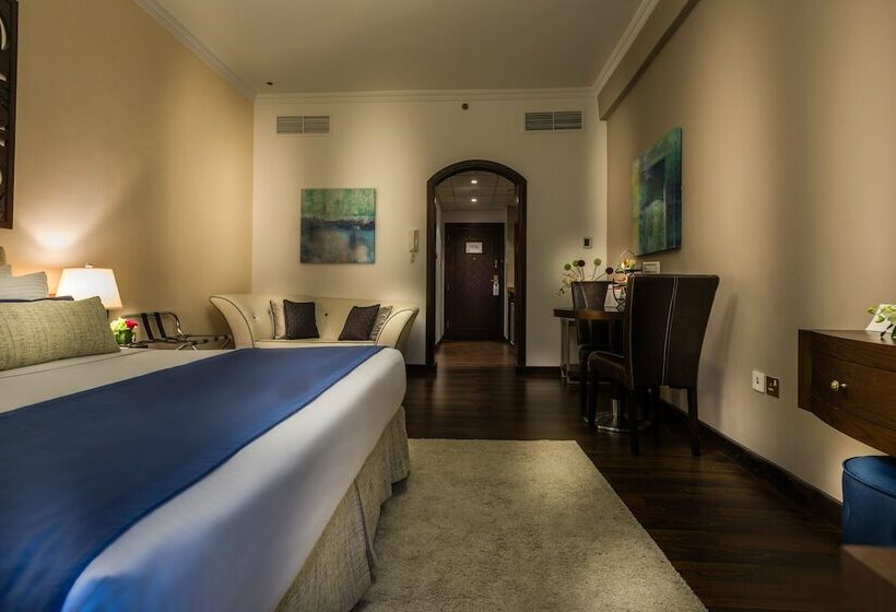 استودیو اجرایی, First Central Hotel Suites